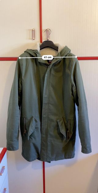 Parka verde militar con sherpa Friends