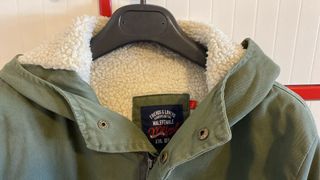 Parka verde militar con sherpa Friends