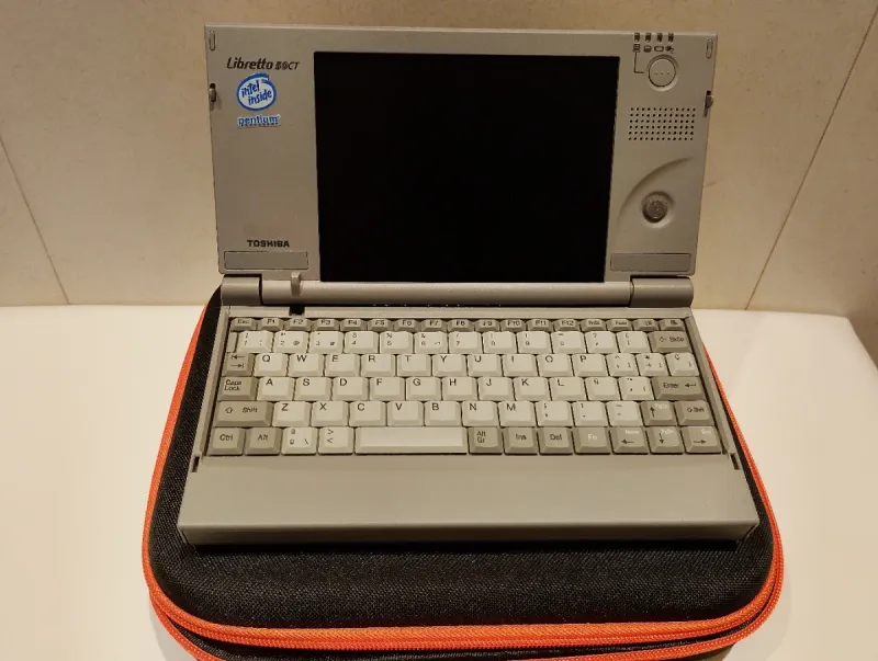Toshiba Libretto 50CT – Estado EXCEPCIONAL afbeelding 5