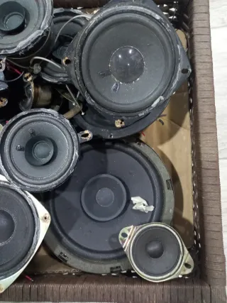 Lote de altavoces variados