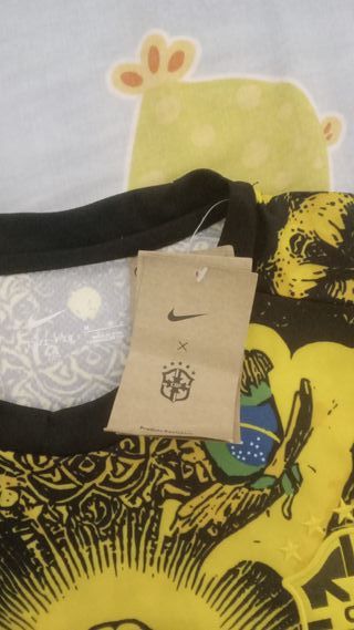 Camiseta Cristo Redentor Brasil Amarilla