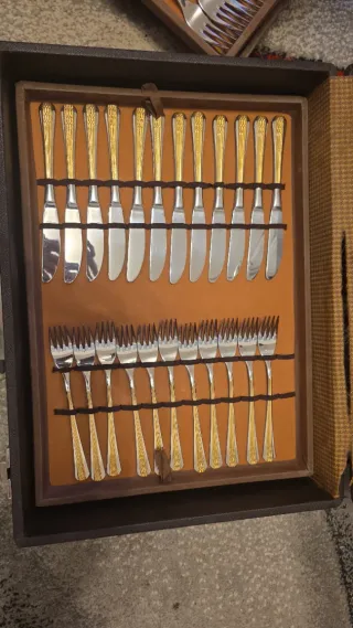 Set 75 posate oro e argento