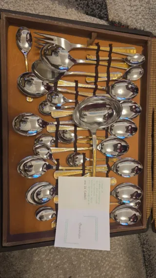 Set 75 posate oro e argento