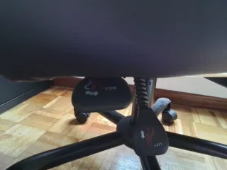 Silla de oficina ergonómica negra