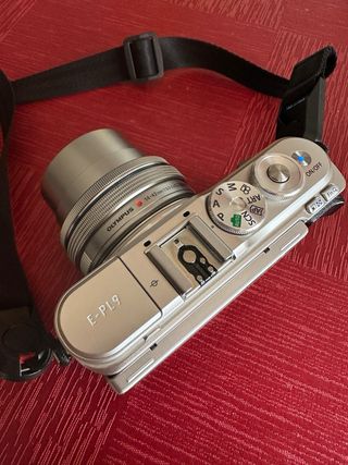 Olympus PEN E-PL9 + Objetivo 14-42mm automático