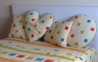 Colcha e Almofadas como novas