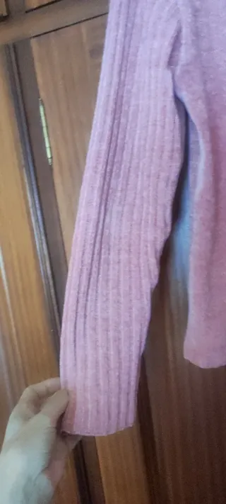 Jersey cuello subido rosa. Oferta hoy!
