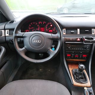 Audi A6 2.4