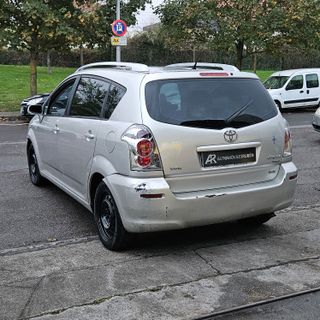 Toyota Corolla Verso 2.2 D-4D 136cv Luna