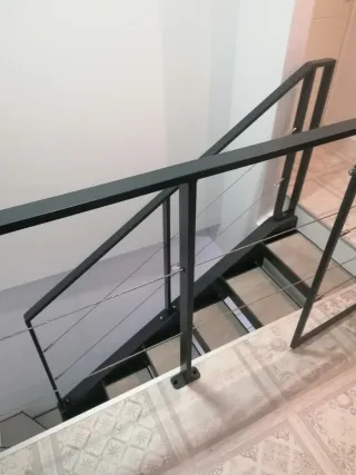 Cerramientos, rejas y puertas metálicas,