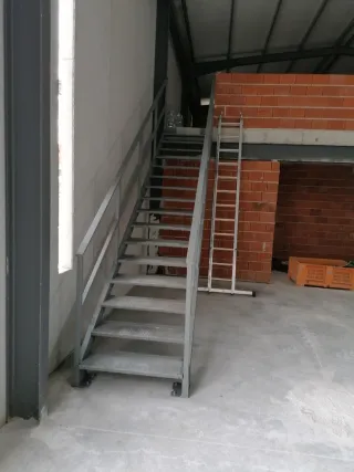 Cerramientos, rejas y puertas metálicas,