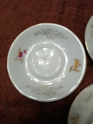 Set 3 tazze da tè + zuccheriera senza coperchio.