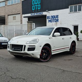 PORSCHE Cayenne GTS