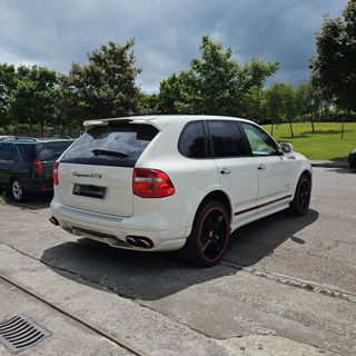 PORSCHE Cayenne GTS