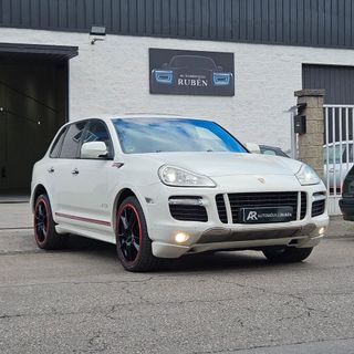PORSCHE Cayenne GTS