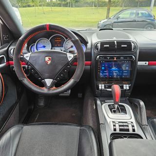 PORSCHE Cayenne GTS