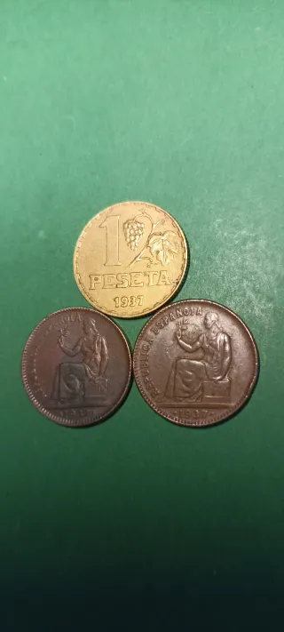 3 Monedas República.