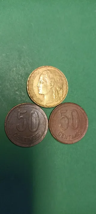 3 Monedas República.