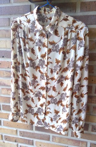 Blusa vintage floral beige y marrón