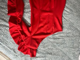 Vestido fiesta rojo manga volante