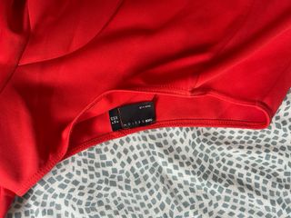 Vestido fiesta rojo manga volante