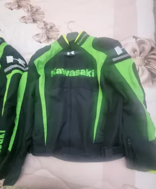 Due Giubbotti Kawasaki L e M