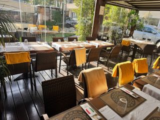 Mesa y Sillas RESTAURANTE 10 mesa 120/80   44 sill