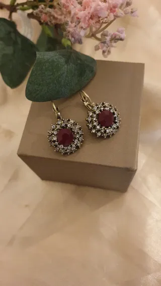 Pendientes vintage chapados en oro con caja