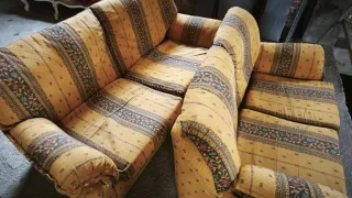Dos Sofás uno de 3 y otro de 2 plazas tela estampa