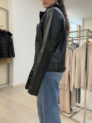 Chaqueta polipiel negra Talla L