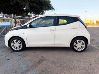Toyota Aygo 2015 pocos kms camara impecable
