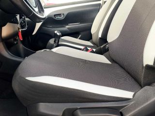 Toyota Aygo 2015 pocos kms camara impecable