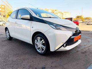Toyota Aygo 2015 pocos kms camara impecable