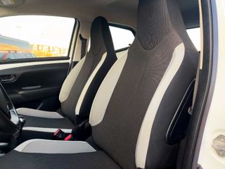 Toyota Aygo 2015 pocos kms camara impecable