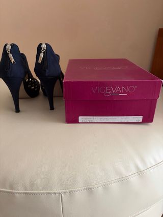 Scarpe donna blu con taglio laser