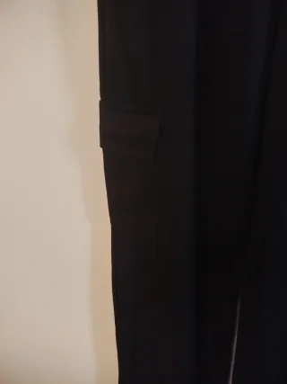 Pantalón cargo negro