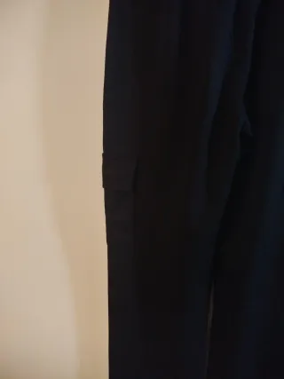 Pantalón cargo negro