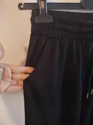 Pantalón cargo negro