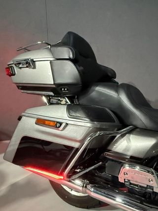 Harley Davidson Road Glide Ultra Plata