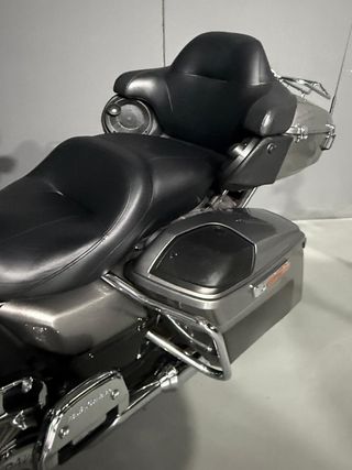 Harley Davidson Road Glide Ultra Plata