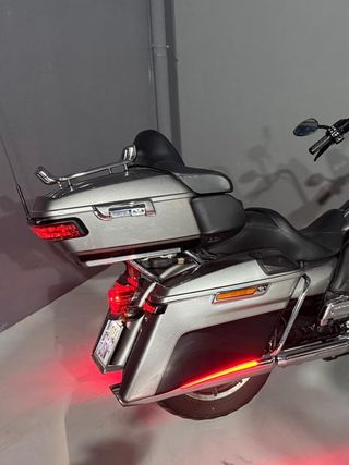 Harley Davidson Road Glide Ultra Plata