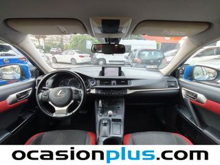 Lexus CT 200h Business 100 kW (136 CV)