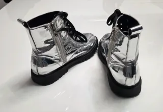 Botas plateadas niña talla 33
