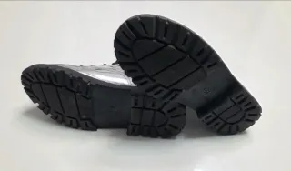 Botas plateadas niña talla 33