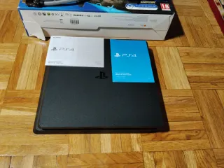 Consola PS4 Slim Negra 1 TB con Caja y Cables