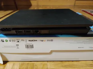 Consola PS4 Slim Negra 1 TB con Caja y Cables