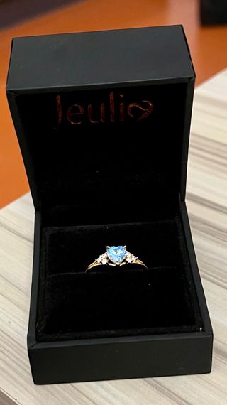 Caja Negra Elegante para Anillo