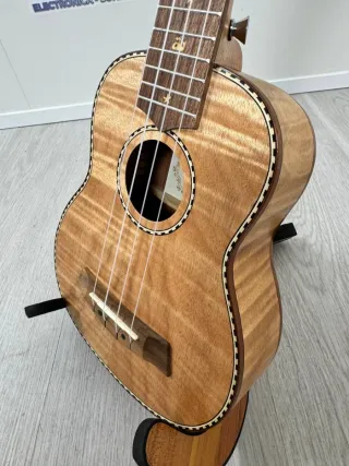 Ukelele soprano Kmise