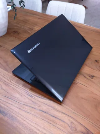 Portátil Lenovo Ideapad 300-15ISK