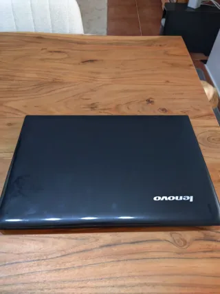 Portátil Lenovo Ideapad 300-15ISK